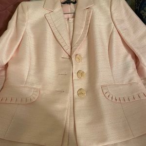 Kasper suit set with skirt in size 10 Petite.